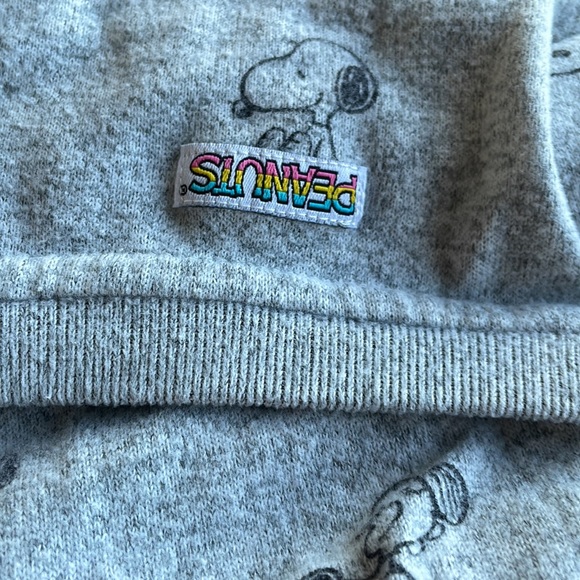 Peanuts Snoopy Sweatshirt and joggers. Size XL - Picture 4 of 8
